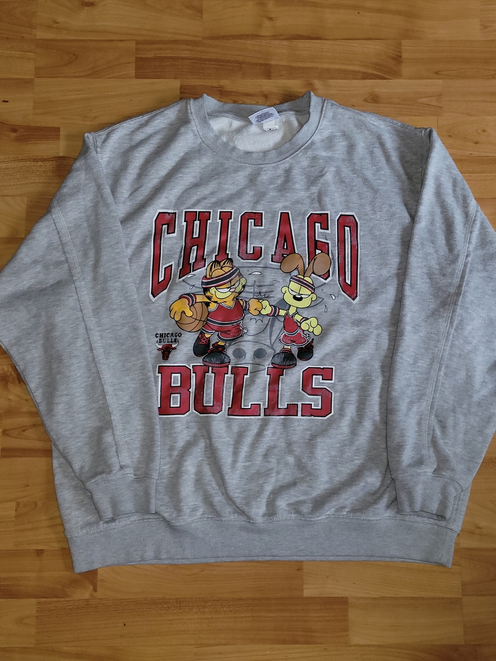 Chicago Bulls NBA And Garfield Collab Gray Crewneck Sweatshirt, Large